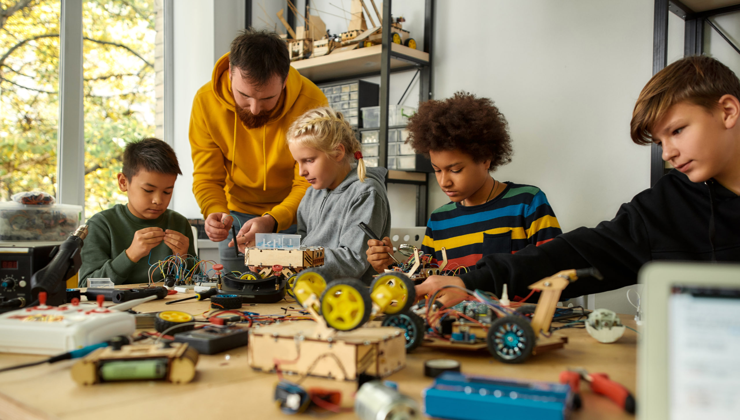 O que é cultura maker e como aplicá-la na educação - APDZ